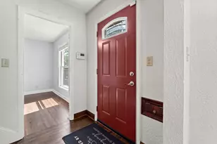 1047 Dayton Ave, Saint Paul, MN 55104 - Photo 3
