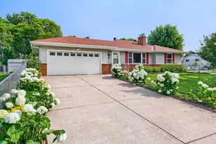 900 W 84th St, Bloomington, MN 55420 - Photo 1