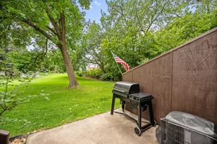 8723 Maplebrook Pkwy N, Brooklyn Park, MN 55445 - Photo 27
