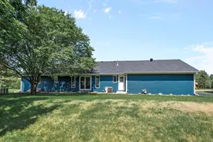 833 Tyrol Ln, Shakopee, MN 55379 - Photo 37