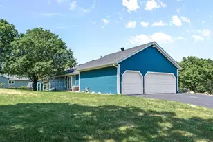 833 Tyrol Ln, Shakopee, MN 55379 - Photo 37