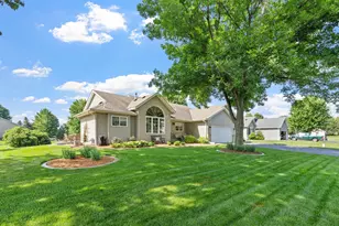 9148 211th St W, Lakeville, MN 55044 - Photo 5