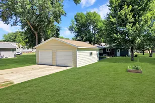 71 Rowland St, Tracy, MN 56175 - Photo 39