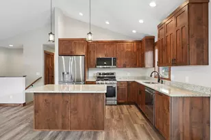 222 Eagle Ridge Dr, Roberts, WI 54023 - Photo 3