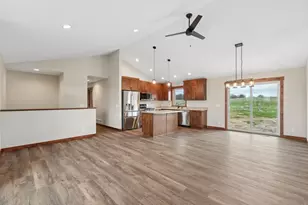 222 Eagle Ridge Dr, Roberts, WI 54023 - Photo 5