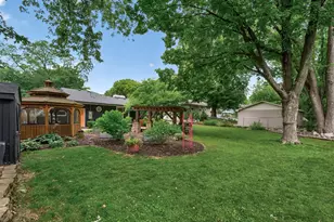 1516 Aquila Ave N, Golden Valley, MN 55427 - Photo 49