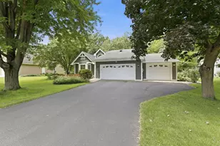 4067 Stockdale Dr, Vadnais Heights, MN 55127 - Photo 5