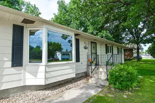 808 Alice Dr, Thief River Falls, MN 56701 - Photo 3