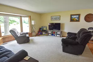 808 Alice Dr, Thief River Falls, MN 56701 - Photo 7