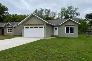 820 Spark Ave, Albert Lea, MN 56007 - Photo 1