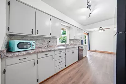 215 Meray Boulevard, Mankato, MN 56001 - Photo 11