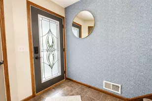117 Pinehurst Dr, Mankato, MN 56001 - Photo 3
