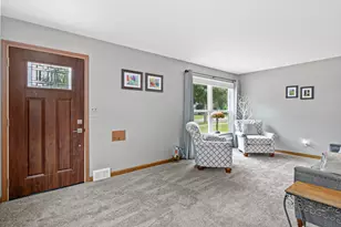 1692 Iowa Ave E, Saint Paul, MN 55106 - Photo 3