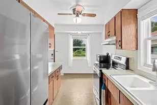 1692 Iowa Ave E, Saint Paul, MN 55106 - Photo 7
