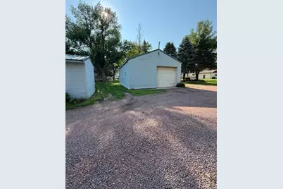 102 N Grove Street, Okabena, MN 56161 - Photo 9