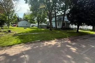 102 N Grove St, Okabena, MN 56161 - Photo 3