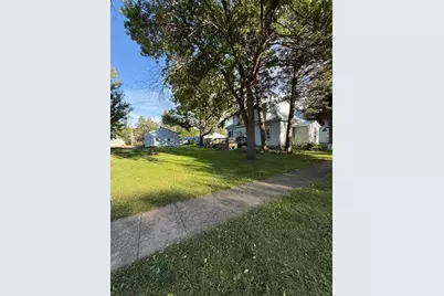 102 N Grove Street, Okabena, MN 56161 - Photo 5