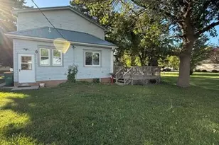 102 N Grove St, Okabena, MN 56161 - Photo 7