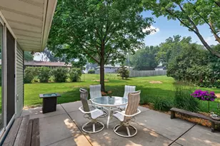 2809 W 101st St, Bloomington, MN 55431 - Photo 25