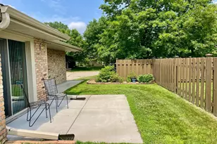 9809 Cimarron Trail, Minnetonka, MN 55305 - Photo 15