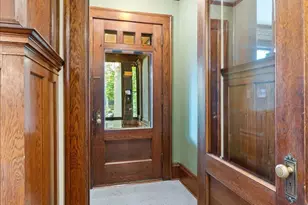 887 Ashland Ave, Saint Paul, MN 55104 - Photo 7