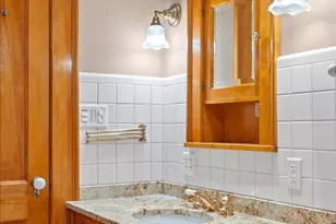 887 Ashland Ave, Saint Paul, MN 55104 - Photo 57