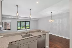 1235 Yale Pl, Minneapolis, MN 55403 - Photo 11