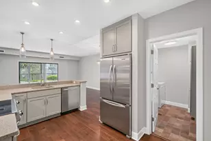1235 Yale Pl, Minneapolis, MN 55403 - Photo 9
