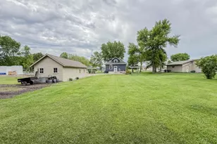 1316 W Fairview Ave, Olivia, MN 56277 - Photo 45