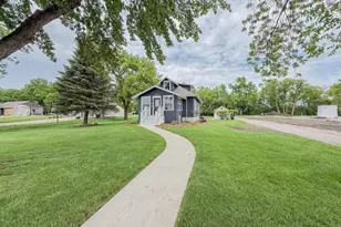 1316 W Fairview Ave, Olivia, MN 56277 - Photo 39