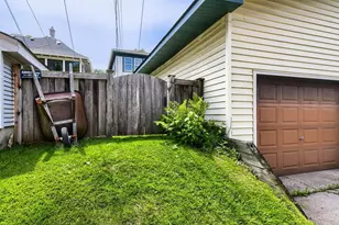 997 St Clair Ave, Saint Paul, MN 55105 - Photo 31