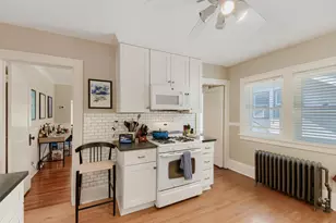 997 St Clair Ave, Saint Paul, MN 55105 - Photo 9