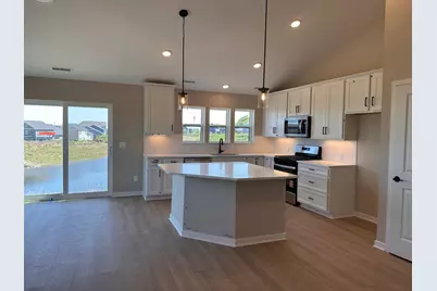 1649 Lund Way, Shakopee, MN 55379 - Photo 1