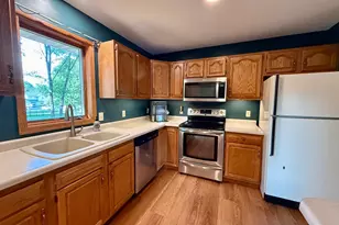 210 Ridgecrest Dr, Cannon Falls, MN 55009 - Photo 7