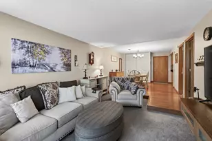 1601 N Innsbruck Dr, Fridley, MN 55432 - Photo 9