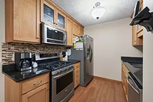 1601 N Innsbruck Dr, Fridley, MN 55432 - Photo 17