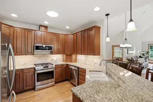 4910 Steeplechase Ct, Eagan, MN 55122 - Photo 7