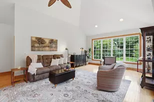 4910 Steeplechase Ct, Eagan, MN 55122 - Photo 9
