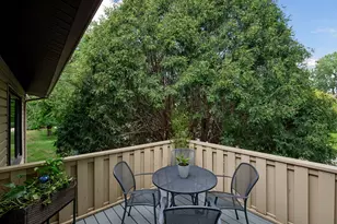 5722 Hyland Courts Dr, Bloomington, MN 55437 - Photo 37