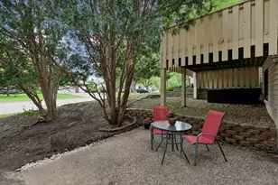 5722 Hyland Courts Dr, Bloomington, MN 55437 - Photo 39