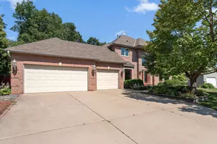 339 Oak Ridge Dr, Vadnais Heights, MN 55127 - Photo 1