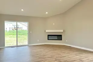 2259 La Tour Dr, Shakopee, MN 55379 - Photo 9