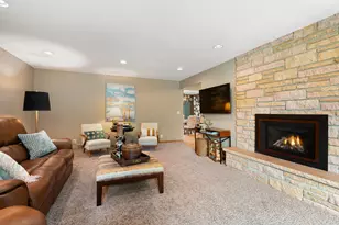 406 Ridge Cir, Albert Lea, MN 56007 - Photo 3