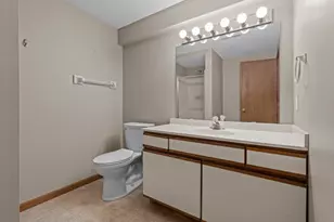 11107 Rhode Island Ave S, Bloomington, MN 55438 - Photo 61