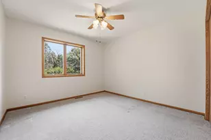 1827 Hydram Ave N, Oakdale, MN 55128 - Photo 19