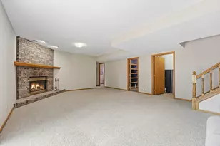 1827 Hydram Ave N, Oakdale, MN 55128 - Photo 31
