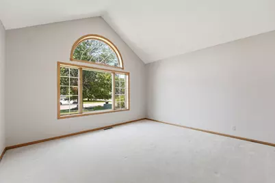 1827 Hydram Avenue N, Oakdale, MN 55128 - Photo 9