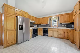 1827 Hydram Ave N, Oakdale, MN 55128 - Photo 13