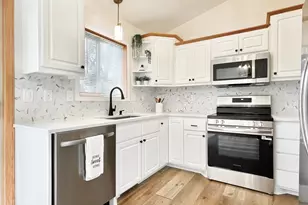 2011 Lake View Dr, Jordan, MN 55352 - Photo 3
