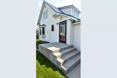 516 Saint Paul Avenue S, Thief River Falls, MN 56701 - Photo 5